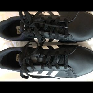 Adidas. Men’s Sz8.5. Blk leather. Worn once. No bx